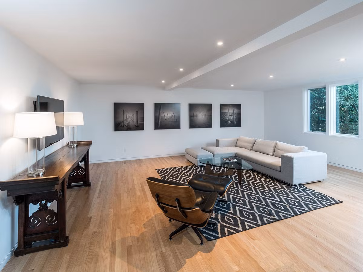 Phòng khách đơn giản, sang trọng. Ảnh: Dwell.