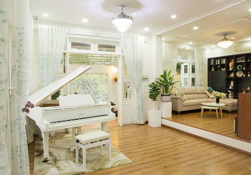 Căn biệt thự 4 tầng của Vy Oanh tọa lạc ở quận 2, TP HCM có ba phòng ngủ, phòng khách, bếp, khu vui chơi. Ảnh: nguoiduatin.