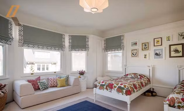 Một sai lầm nữa nhiều người mắc phải đó là trổ cửa sổ phòng ngủ lớn ở hướng Tây, Tây Bắc. Ảnh: Everonhanoi.