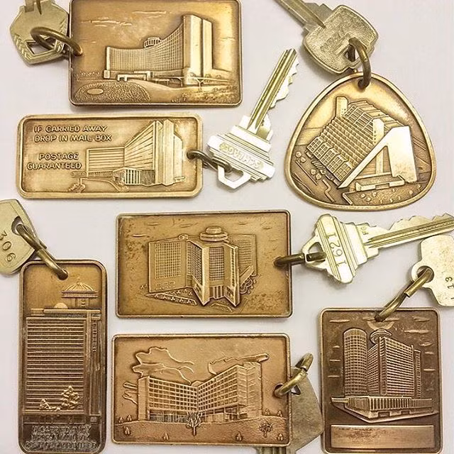Bộ sưu tập chìa khóa phòng khách sạn được sưu tầm từ cuối năm 1970.
