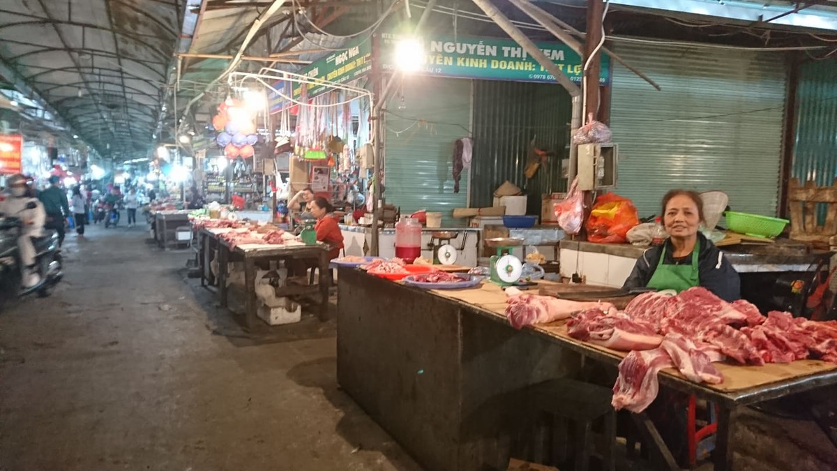 Dich ta lon chau Phi: Ba noi tro lo lang chon tung mieng thit