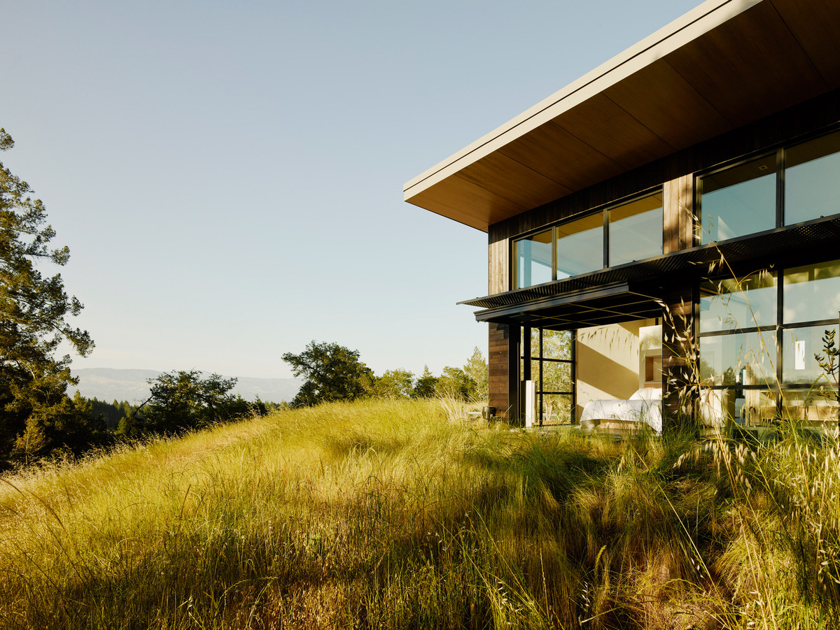 Ngôi nhà có thiết kế hình chữ L. 