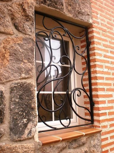 Trong khi đó, mẫu cửa sổ này lại khá phổ biến ở nước ta. Ảnh: Caitaonhadep.