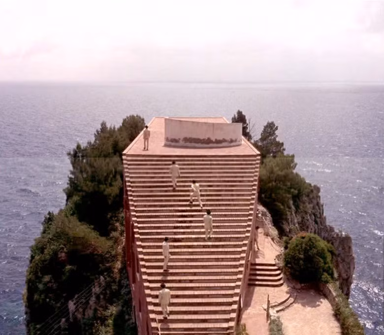 Ngôi nhà này được miêu tả như một bức chân dung bằng đá. Phong cách độc đáo nhất của ngôi nhà là cầu thang hình kim tự tháp ngược, kiến trúc mái bằng và những bức tường trắng đặt tự do.