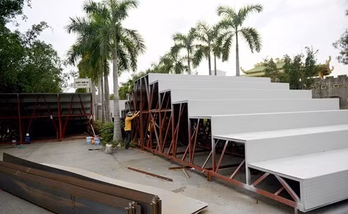 Ông Dũng phát biểu trên báo chí rằng, trường đua ngựa sẽ đúng tiêu chuẩn của trường đua Hong Kong, Singapore. Ảnh: Zingnews.