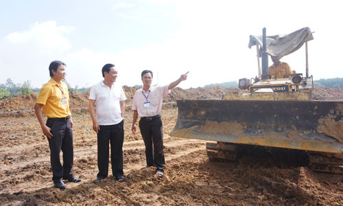 Dự kiến trường đua sẽ hoàn thiện và đi vào hoạt động vào cuối tháng 12 năm 2016. Cuối năm, trường đua này sẽ tổ chức giải đua đầu tiên và đến 2017 ông Dũng sẽ tổ chức một số giải đua ngựa, đua xe quốc tế. Ảnh: Vietnamfinace.