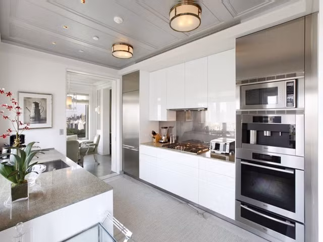 Căn hộ có tới 5 phòng có tầm nhìn ra công viên Trung tâm.