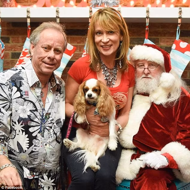 Ông viết trên facebook “Tôi có một ngôi nhà rộng gần 1000m2 để trống ở Colleyville và tôi sẽ cho thuê giá rẻ trong 3 tháng. Ngôi nhà sẽ có xe ô tô để dùng miễn phí, vật nuôi vô cùng thân thiện và có hẳn 1 nhà đủ rộng cho 10 chiếc xe ô tô hay để lưu trữ đồ đạc”.