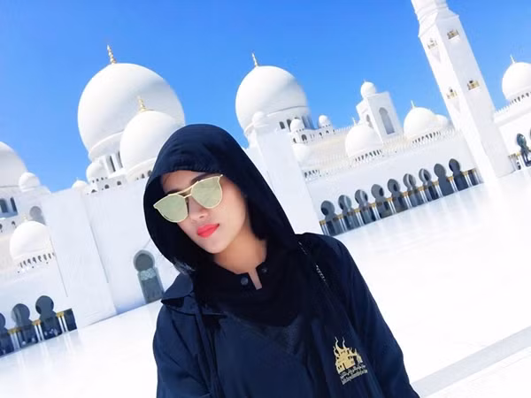 Mỗi năm, My đều dành thời gian chu du ở nhiều nước châu Á lẫn châu Âu. Đến nay, cô nàng đã du ngoạn qua các nước như Thái Lan, Trung Quốc, Campuchia, Malaysia, Singapore, Nepal, Pháp, Ý, Tây Ban Nha, Đức, Nga, Dubai (UAE), Hồng Kông...