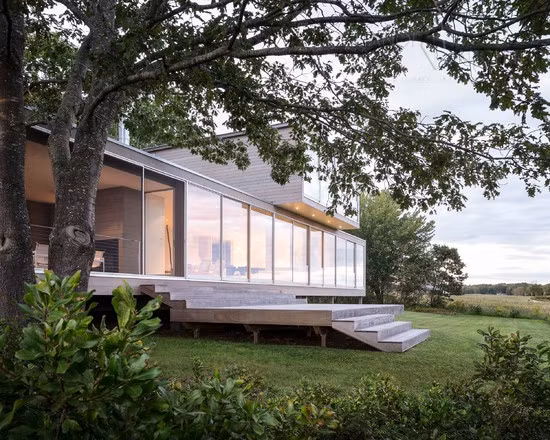 Trong khi đó, ngôi nhà này lại mang tới vẻ đẹp hiện đại giữa sự mênh mông, bao la của thiên nhiên. Ảnh: Hanoiartecture.