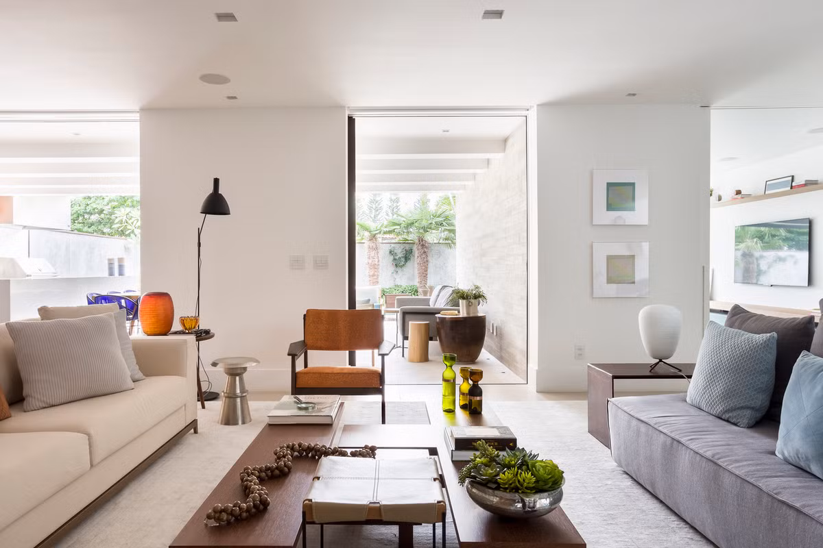 Trong khi đó, tông màu trung tính chiếm ưu thế trong thiết kế và trang trí đồ nội thất, đem đến sự ấm cúng cho không gian.