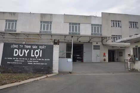 Sau đó ông có ý tưởng thiết kế một chiếc võng dù bán thử ra thị trường. Ngày 6/1/2000, doanh nghiệp tư nhân võng xếp Duy Lợi được thành lập. Khi võng được xuất ra thị trường, điện thoại gọi đặt hàng ào ào, ông mạnh dạn thuê thêm đất, mở rộng xưởng sản xuất.