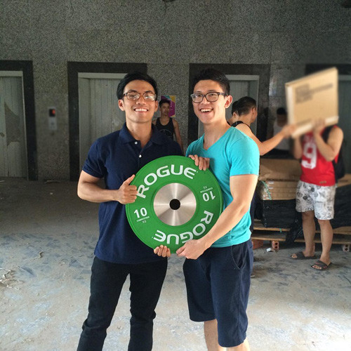 Sau khi kinh qua các công việc nhỏ tại các công ty để thu thập kiến thức kinh doanh thì anh đã mở một phòng tập lớn với diện tích hơn 1100m2, có trang thiết bị hiện đại tại Hà Nội với số học viên lên tới 700 – 800 người. Trong thời gian tới, chàng giám đốc trẻ có dự định sẽ mở thêm nhiều trung tâm tại Hà Nội và cả nước.