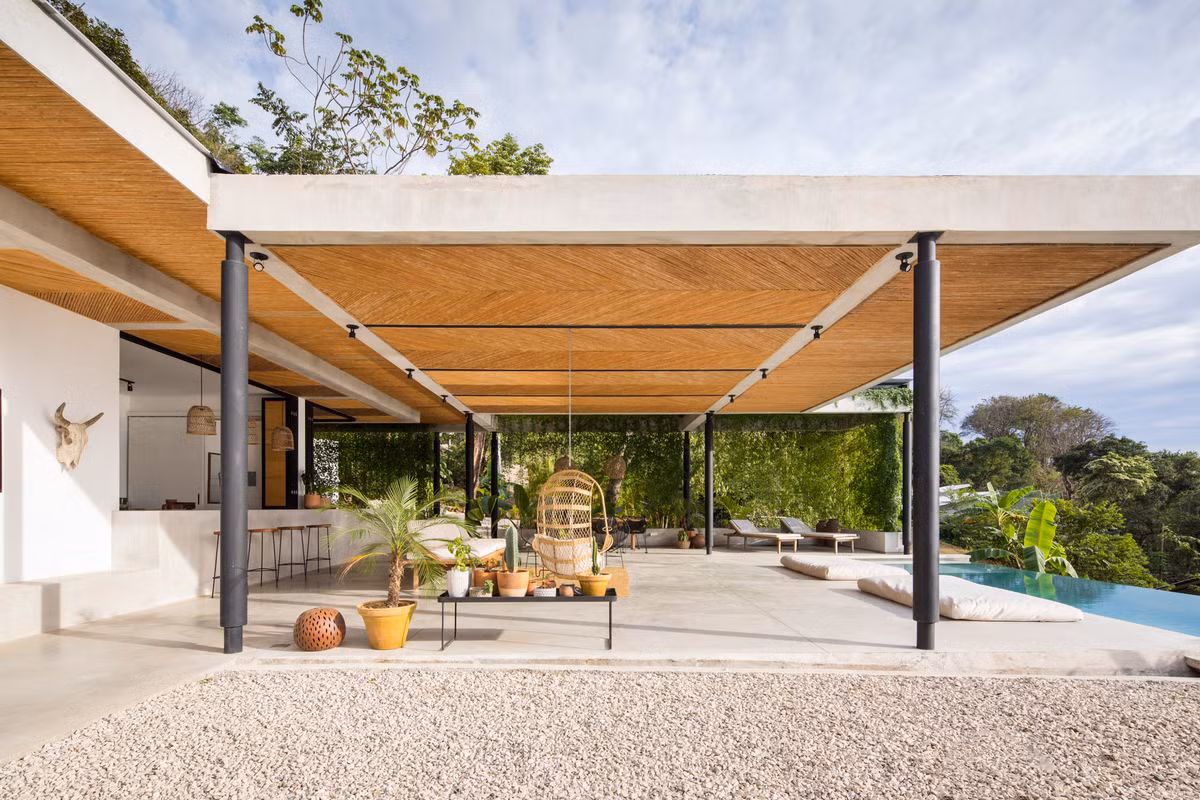 Mint Santa Teresa thực sự là một “siêu phẩm kiến trúc” nhìn ra biển đẹp quên lối về.