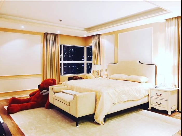 Trong khi đó, phòng ngủ của Hoa hậu Phạm Hương được trang trí khá đơn giản nhưng vẫn rất sang trọng. Ảnh: Flickr.