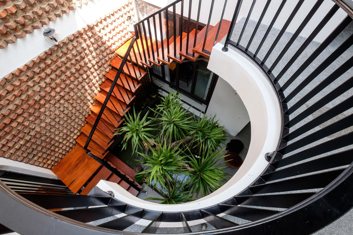  Cầu thang uốn lượn tinh tế và lạ mắt.