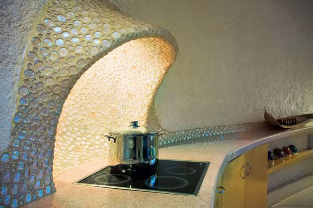 Phòng bếp đơn giản mà vẫn tiện nghi.