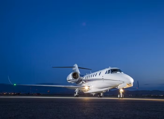 Nói là nghỉ dưỡng nhưng vợ chồng nổi tiếng này cũng phải tuân theo một vài nguyên tắc đảm bảo an toàn. Họ cũng có nhiều đặc quyền, như dùng máy bay tư nhân Cessna Citation X trị giá 8 triệu bảng Anh.