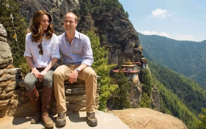 Hầu hết các chuyến đi của cặp vợ chồng đều kèm theo công việc. Tuy nhiên, đáng khâm phục ở chỗ dù có đi nghỉ ở đâu, cả hai vẫn cố gắng sắp xếp thời gian để nghỉ và tham gia các hoạt động thiện nguyện.