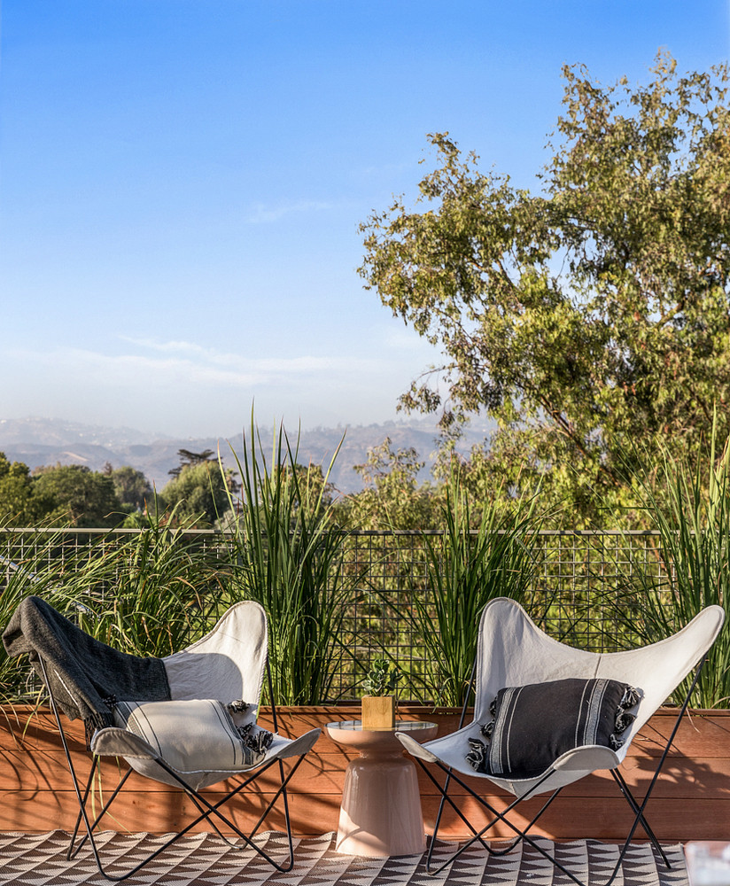 Không gian thư giãn nhỏ xinh ngoài trời. Ảnh: Stephen Magner.