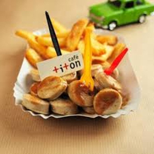 Đặc biệt là quán sẽ lắp đặt một màn hình lớn trên sân thượng trong những ngày cuối cùng của giải đấu để giúp nó trở thành một bữa tiệc đường phố đặc biệt.