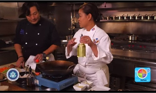 Cựu đệ nhất phu nhân nước Mỹ từng ca ngợi đầu bếp Comerford là một người tuyệt vời “Cô ấy có thể chiều lòng bất cứ vị khách nào từ khách mỹ cho đến những vị khách nước ngoài”.