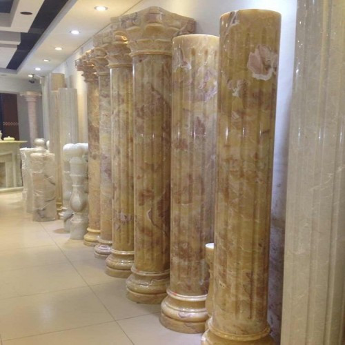 Những chiếc cột tròn không chỉ có tác dụng nâng đỡ trần mà còn là điểm nhấn trang trí cho ngôi nhà. Ảnh: davago.