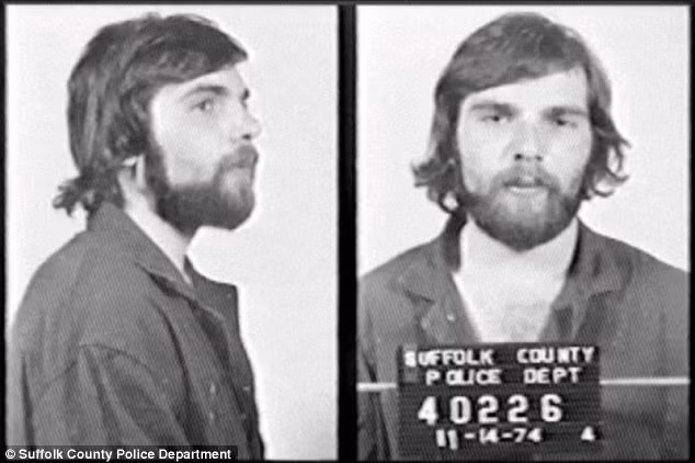 Sau khi hung thủ bị bắt hắn ta khai rằng có tiếng nói vô hình sai khiến hắn giết cả gia đình của mình.