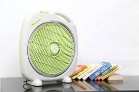 Đảm bảo để quạt điện ở vị trí thăng bằng cũng là cách nhiều người khuyên. Điều này nhằm tránh nguy cơ quạt bị đổ ngã do chênh vênh gây ra hư hỏng linh kiện, chạm mạch hoặc các sự cố khác.