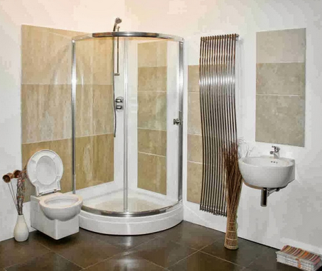 Với những gia đình có diện tích phòng tắm khiêm tốn, bồn tắm đứng vách kính là sản phẩm được lựa chọn nhiều nhất hiện nay. Ảnh: Noithatphuongdong.