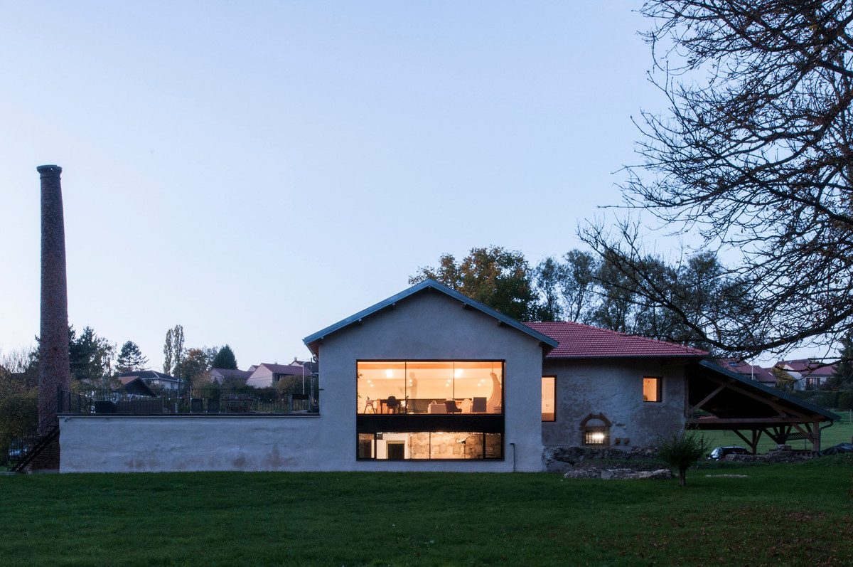 Vẻ đẹp yên bình của ngôi nhà cấp 4 sau cải tạo. Ảnh: Ludmilla Cerveny.