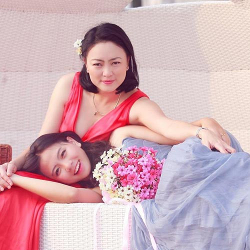 Cô gái này không phải là cái tên lạ đối với cộng đồng mạng. Tô Sa từng tham gia nhiều cuộc thi và là gương mặt hot của giới trẻ với phong cách thời trang cá tính hiện đại. Ảnh: Giadinh.net.