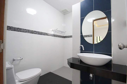 Ai nghĩ đây là phòng tắm trong một căn nhà ở nông thôn, thiết kế phòng tắm không khác khách sạn 5 sao là mấy. Ảnh: Baonhanh247.