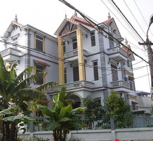 Người làng Miêng Thượng cho biết, nghề bán thịt lợn đem lại thu nhập ổn định tốt cho họ, thậm chí là vài triệu một ngày.