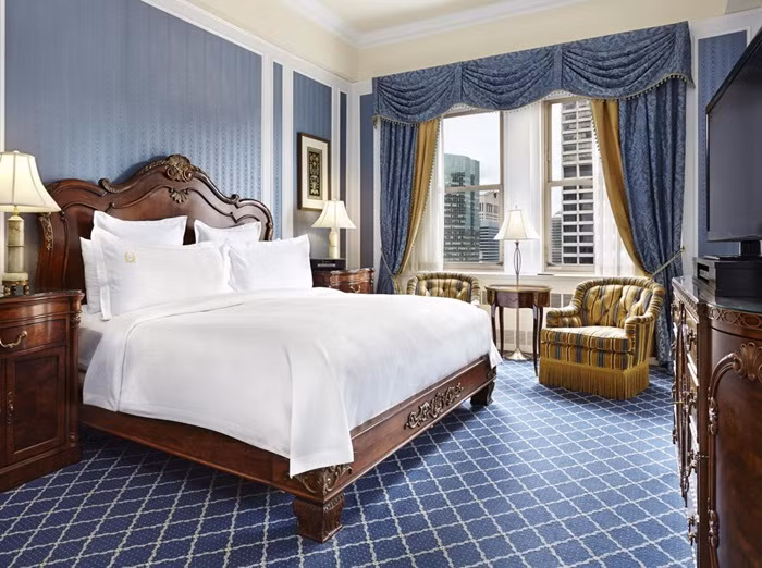 Phòng khách sạn cách đây mấy chục năm đã thanh lịch và sang chảnh như thế này rồi.