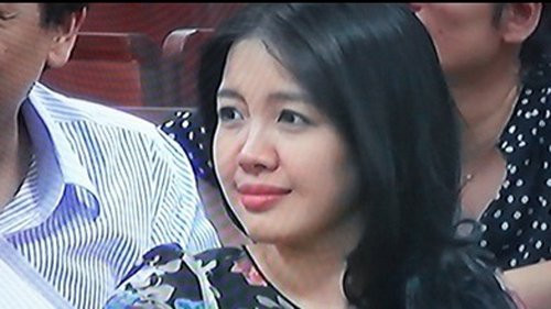 Vợ bầu Kiên nổi tiếng xinh đẹp, chung thủy và tài giỏi. Bà Lan có hơn 17 năm kinh nghiệm trong lĩnh vực tài chính, tham gia vào nhiều dự án phát triển và đầu tư quan trọng tại Ngân hàng Á châu (ACB).