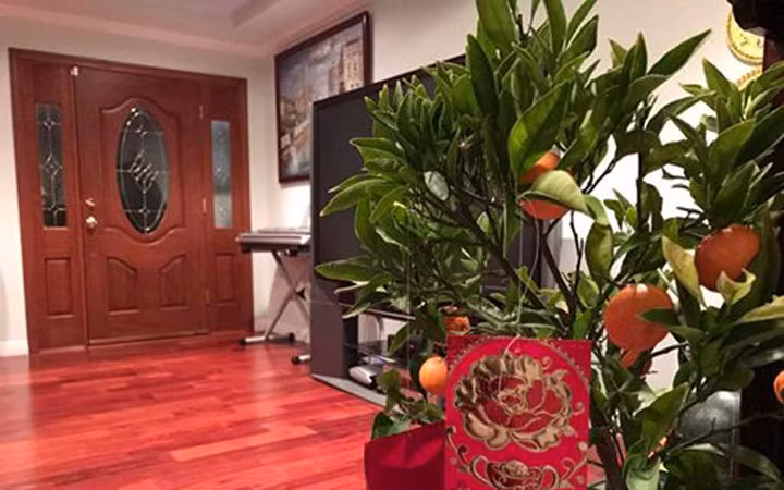 Không gian trong nhà ở của Quang Lê rất rộng và thoáng đạt.