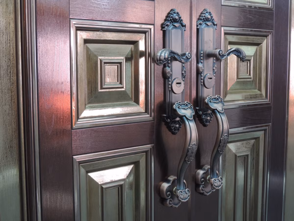 Hầu hết các loại cửa chống cháy hiện đại đều sử dụng các dấu hiệu...