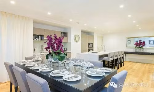 Giá thuê một phòng ở đây thấp nhấp khoảng 2.250 bảng Anh (tương đương 3.417 USD). 