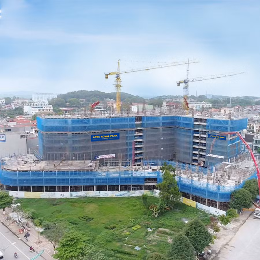 Dự án có tổng giá trị đầu tư khoảng 500 tỷ đồng được phát triển trên khu đất có diện tích gần 7.600 m2, trong đó tổng diện tích sàn xây dựng khoảng 4,951 m2, diện tích còn lại là dành cho công trình công cộng, công trình xanh. Ảnh: Cafe F.