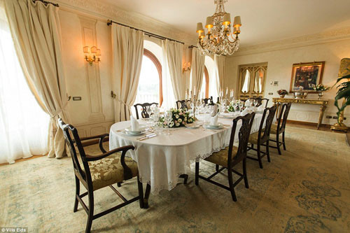 Đây là nơi hoàn hảo để tổ chức những bữa tiệc lớn với phòng ăn sang trọng và xa hoa.
