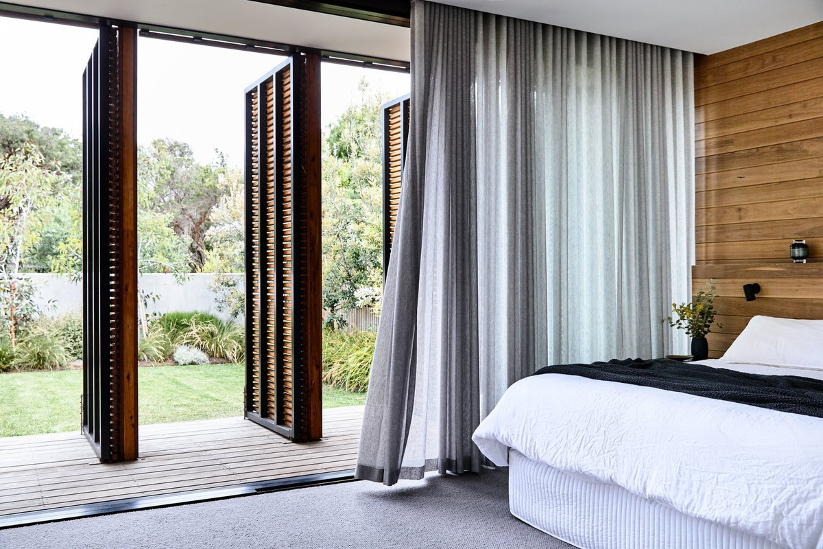 Phòng ngủ đơn giản, thoáng mát.