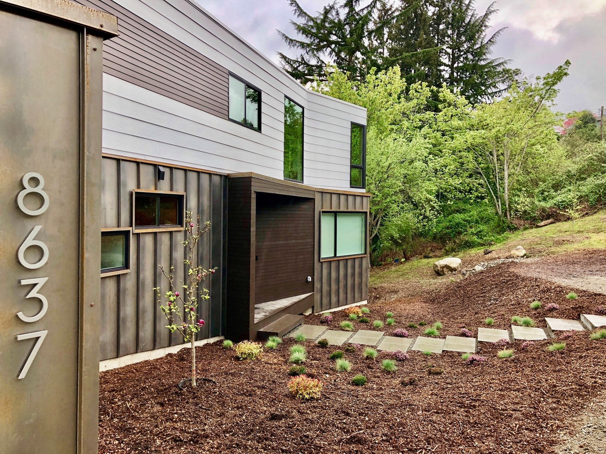 Lối dẫn vào ngôi nhà đầy thơ mộng.