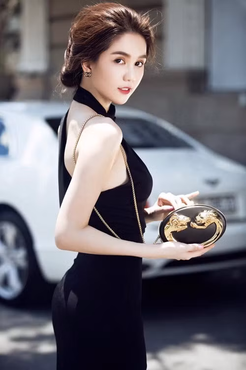 Soi hang hieu sieu dat cua Ngoc Trinh trong Vong eo 56