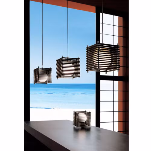 Đèn treo dây. Bạn có thể tiết kiệm kha khá không gian với loại đèn này vì nó không tốn chỗ đặt.