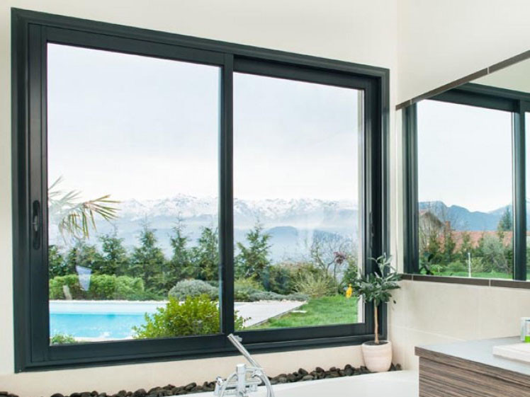 Dù được lắp đặt trong phòng khách, nhà tắm hay nhà bếp, cửa sổ trượt đều rất tiện ích. Ảnh: Cokhithudo.