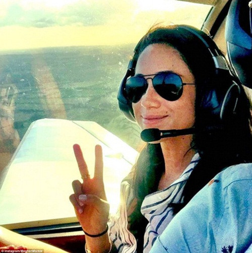 Dù đi đâu, tình nguyện, nghỉ dưỡng hay công việc Meghan cũng đều di chuyển bằng chuyên cơ, rất hiếm khi dùng máy bay thương mại.