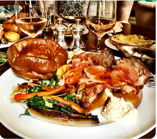 Ngay cả những món ăn cũng đều rất sành điệu, theo phong cách Địa Trung Hải.