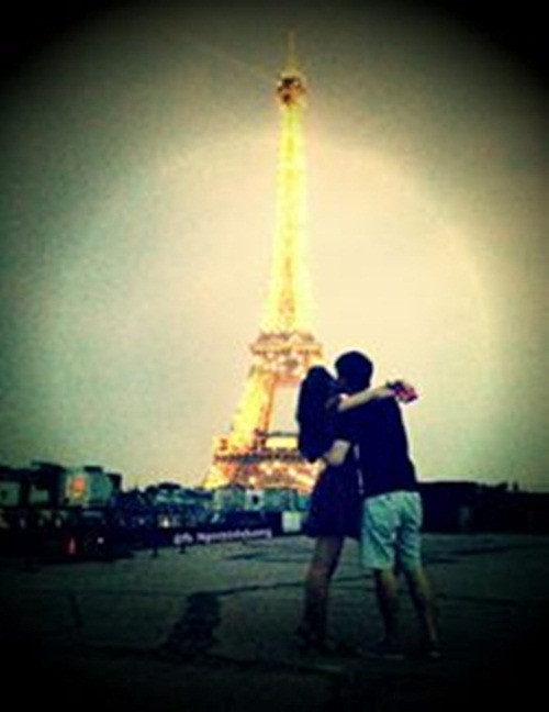 Hay hạnh phúc với tình yêu bé nhỏ của mình.