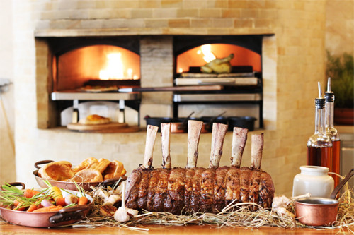 Ngoài ra những đặc sản Tây có trong khách sạn JW Marriott như cá hồi nướng, sườn bò Úc, cua tuyết... là những món ăn có thể được đưa vào thực đơn của ông Obama.